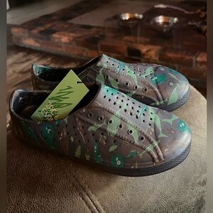 ZAK AND EVAN SLIP IN SHOES KIDS SZ 11/12 Navy Teal Sharks Waterproof